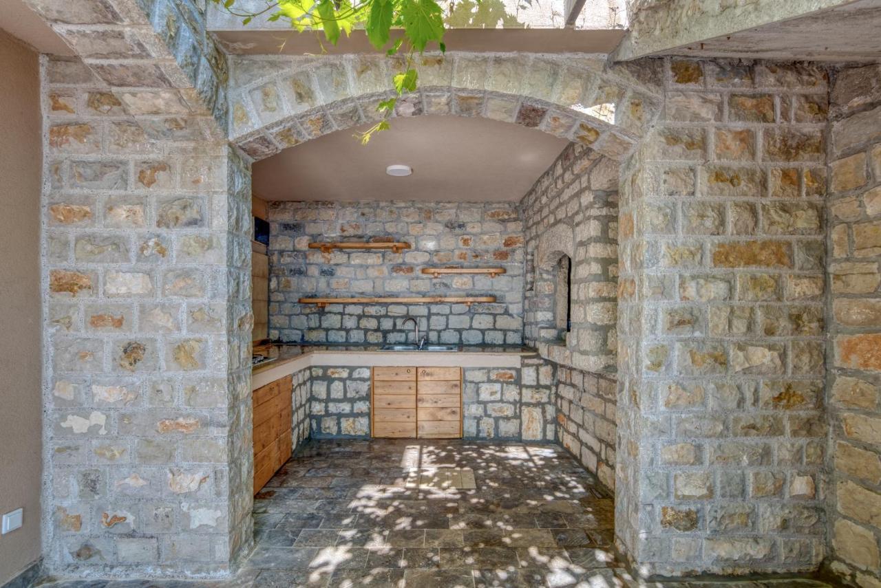 Old Stone Villa Vrba Свети Стефан Екстериор снимка